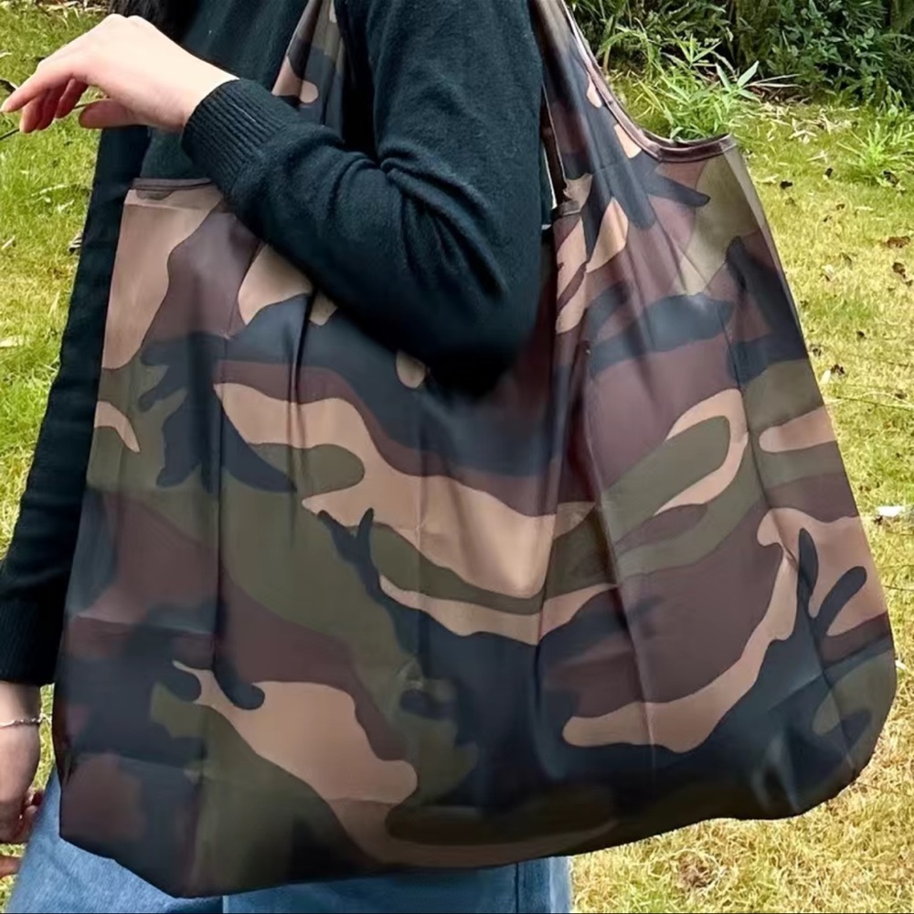 New Camouflage Unisex Large Capacity Polyester Light Foldable Casual Tote Bag - Picture 5 of 16
